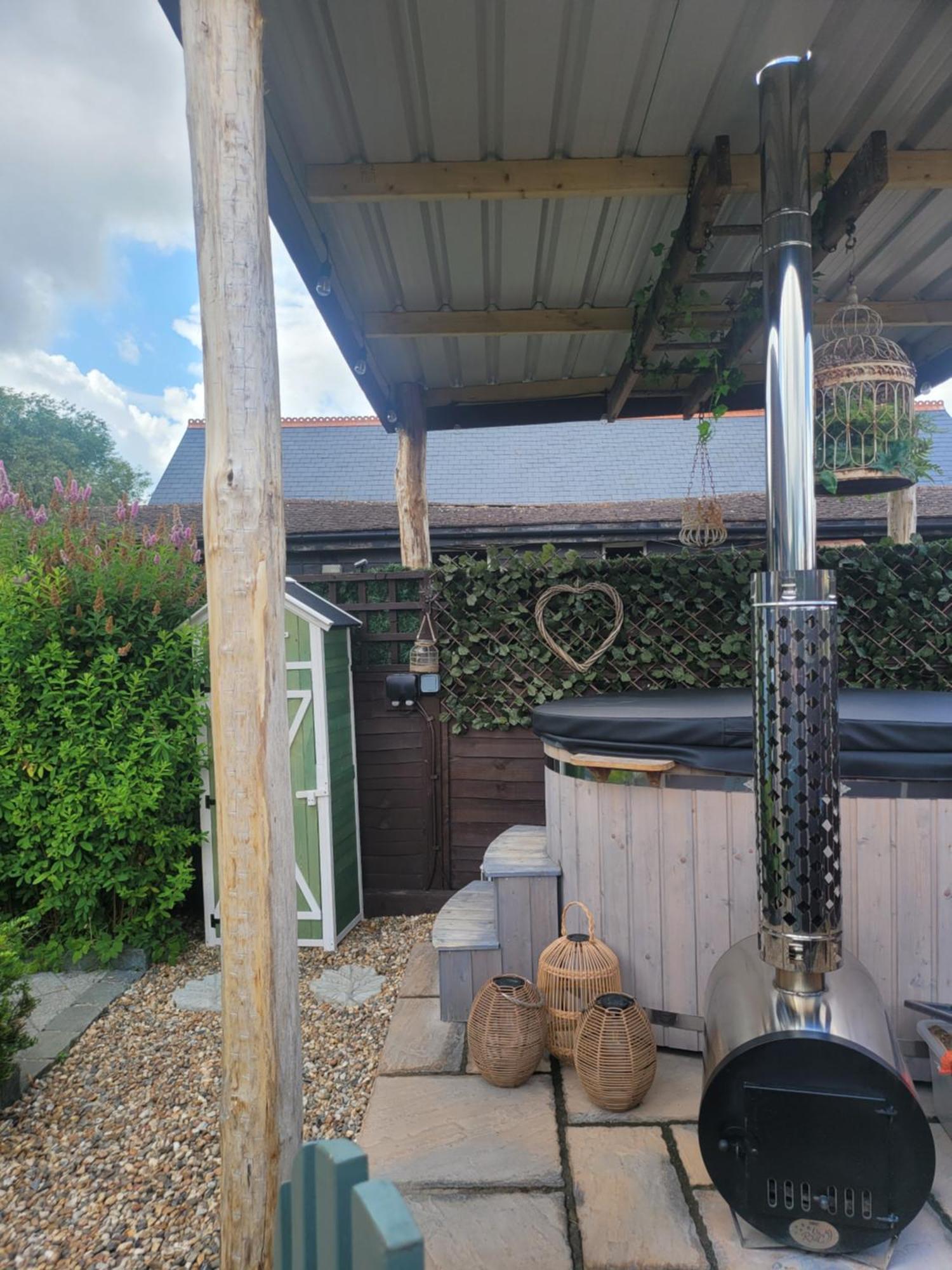 Birch Cottage With Private Wood Fire Hot Tub Harrietsham Luaran gambar